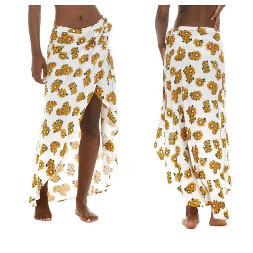 Body Glove Lena Skirt in Pearl/Playful